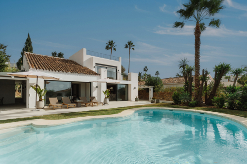 Timeless Scandinavian villa in the heart of the Golf Valley.